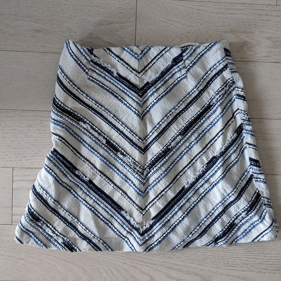 Zara tweed-like mini skirt - Picture 2 of 5